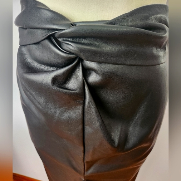 SOLD - LAST CHANCE - Twist front black vegan leather skirt - Picture 2 of 4